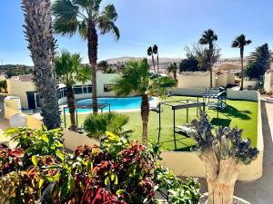 Bazén v ubytování Holiday Bungalow Costa Calma nebo v jeho okolí