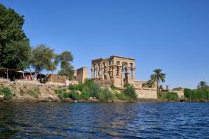 a temple on the banks of the river at Upora Pyramids View Inn in Cairo
