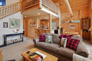 Η κουζίνα ή μικρή κουζίνα στο Deer Park Cabin home
