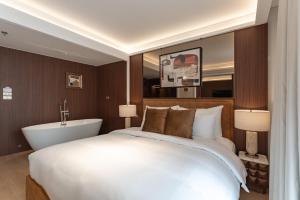 The Savile by Harry’s: Cập nhật giờ mở cửa, liên hệ và các thông tin cần biết khác