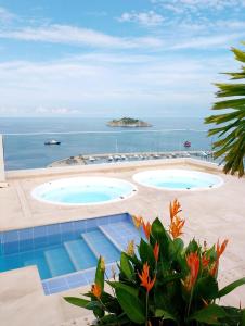 Bazén v ubytování EIRA Suites Marina - By INMOBILIARIA VS nebo v jeho okolí