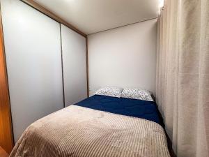 Postel nebo postele na pokoji v ubytování Studio completo e moderno/ próx faculdade Unifebe
