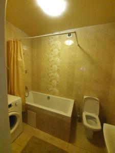 Ένα μπάνιο στο Іващенка 1а