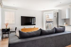 Μια τηλεόραση ή/και κέντρο ψυχαγωγίας στο The Central Flat Limassol