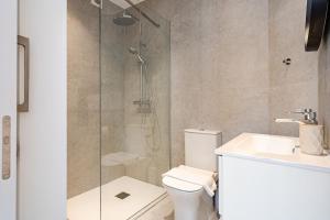 Ένα μπάνιο στο The Central Flat Limassol +13 φωτογραφίες