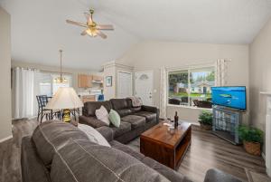 Posezení v ubytování Traveler's Dream, Lake, Trails, Tubbs Hill, Walk to Dtwn