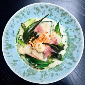Makanan di atau berdekatan hotel