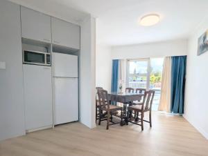 Кухня или мини-кухня в 3 Bedrooms holiday house
