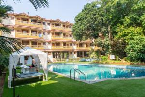 Bazén v ubytování 2BHK with Kitchen, Swimming Pool and 2 Mins walk to beach nebo v jeho okolí