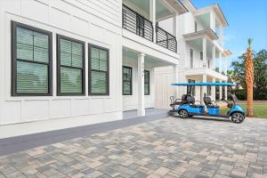 Φωτογραφία από το άλμπουμ του Latitude! New 8 Bedrooms! Beach! σε Destin