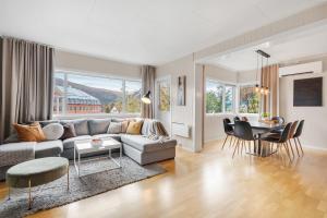 Posezení v ubytování Family Home Downtown