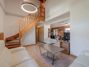 Nhà bếp/bếp nhỏ tại 3 pièces à Morzine, centre, proche pistes, 3*, WiFi, balcon, parking, jacuzzi, animaux OK, 6 pers - FR-1-754-37