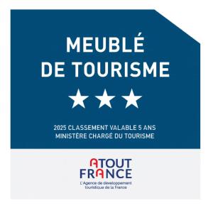 Un cartel azul con estrellas blancas y la inscripción "Mobile de Tourisme" en 3 Vallées access & cycling Cosy 4 to 6 guests, en Orelle