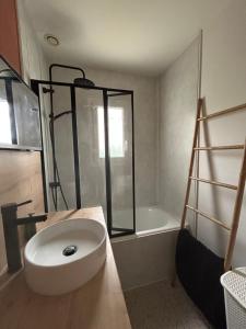 Imagen de la galería de Maison lumineuse, en Chef-Boutonne