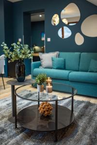 Posezení v ubytování Legendary ski & cycling 4 to 6 guest getaway