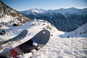 Legendary ski & cycling 4 to 6 guest getaway v zimě