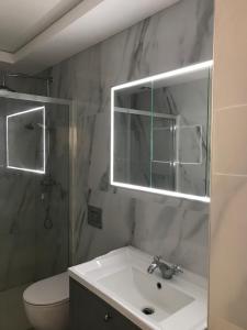 Koupelna v ubytování 1 Bedroom on Stanmore Hill