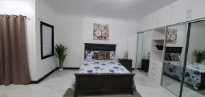 Gallery image of Elegant Escape in Kingston