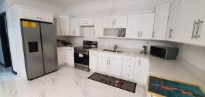 Gallery image of Elegant Escape in Kingston