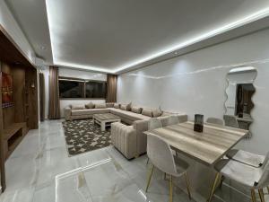 Χώρος καθιστικού στο Duplex Menara Mall