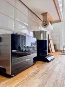 Nhà bếp/bếp nhỏ tại Modern 2-bed flat in town centre +10 ảnh