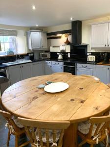 Köök või kööginurk majutusasutuses #60 Peak District 3BR 3 Bath Cottage wParking