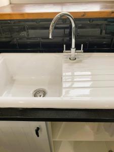 Foto sihtkohas Carsington asuva majutusasutuse #60 Peak District 3BR 3 Bath Cottage wParking galeriist +37 fotot