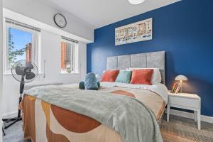 Postel nebo postele na pokoji v ubytování #63 Cozy Apartment at Silk Works