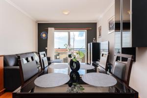 Χώρος καθιστικού στο Sun & Ocean view apartment