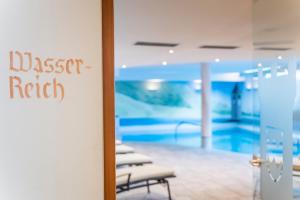 Πισίνα στο ή κοντά στο Saldur Small Active Hotel