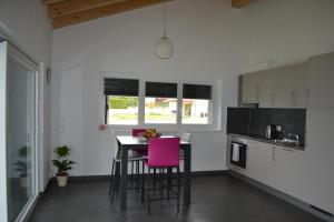 Kuchyň nebo kuchyňský kout v ubytování Appartement Lens