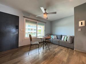 O zonă de relaxare la Amplio Condo con acceso a playa - 6 Px