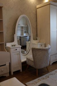 Koupelna v ubytování Royal Baroque Apartment with Stunning Views + 19 fotografií