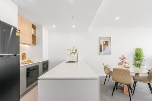 Kuchyň nebo kuchyňský kout v ubytování Mountain View Woden Stay, Near Hospital, CIT