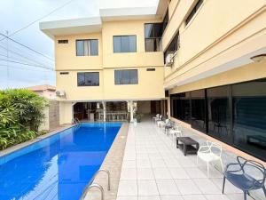 Kolam renang di atau dekat dengan Sol y Confort Suites +23 gambar