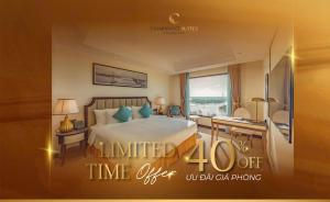 Кровать или кровати в номере Charmant Suites a Boutique Hotel Can Tho