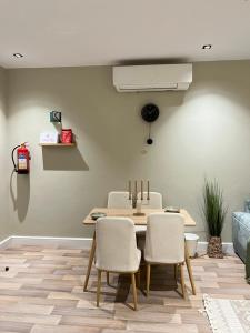 Fotografie z fotogalerie ubytování شقة غرفة نوم وصالة بمساحة واسعة v destinaci Medína