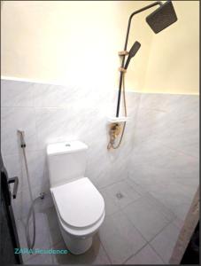 Ein Badezimmer in der Unterkunft Zara Residence