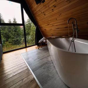 Φωτογραφία από το άλμπουμ του Black Chalet σε Vartop