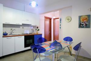 Kuchyňa alebo kuchynka v ubytovaní Orizzonte Apartments Lefkada