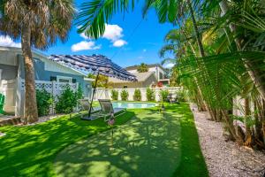 Üldine mäevaade või majutusasutusest The Cottage on Pine - Luxury Boho Beach Cottage wPvt Heated Pool On Pine Ave pildistatud vaade