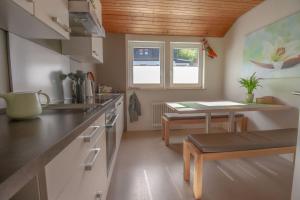 Kuchyň nebo kuchyňský kout v ubytování Haus Innerste für Naturliebhaber
