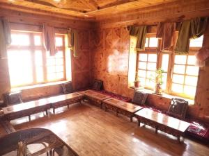 Fotografie z fotogalerie ubytování Snow Peaks View Home Stay v destinaci Gondla