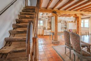 Posezení v ubytování La Casa Del Herrero - Requijada