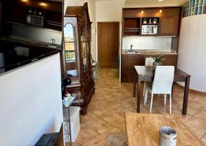 Nhà bếp/bếp nhỏ tại Holibai, Solpor, Ap boutique frente paseo marítimo, Baiona