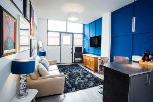 TV a/nebo společenská místnost v ubytování The Mews by The Hive WA1 + 11 fotografií