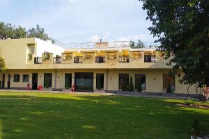 Zahrada ubytování Hotel O Ambuja City Centre Mall Formerly Amar Marriage Palace