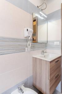 Bilik mandi di Mare a 200mt - Casa Stella +7 gambar