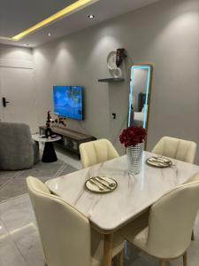 Μια τηλεόραση ή/και κέντρο ψυχαγωγίας στο #4 Daily Rental Studio in Sulaymaniyah