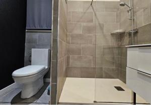 Ένα μπάνιο στο Studio Jean Jaurès - centre ville, Détente&Elégance